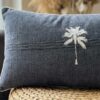 coussin chanvre ancien brode palmier noir01