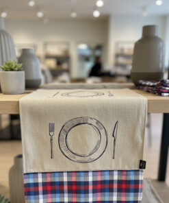 Alternative view of Chemin de table à carreaux personnalisable